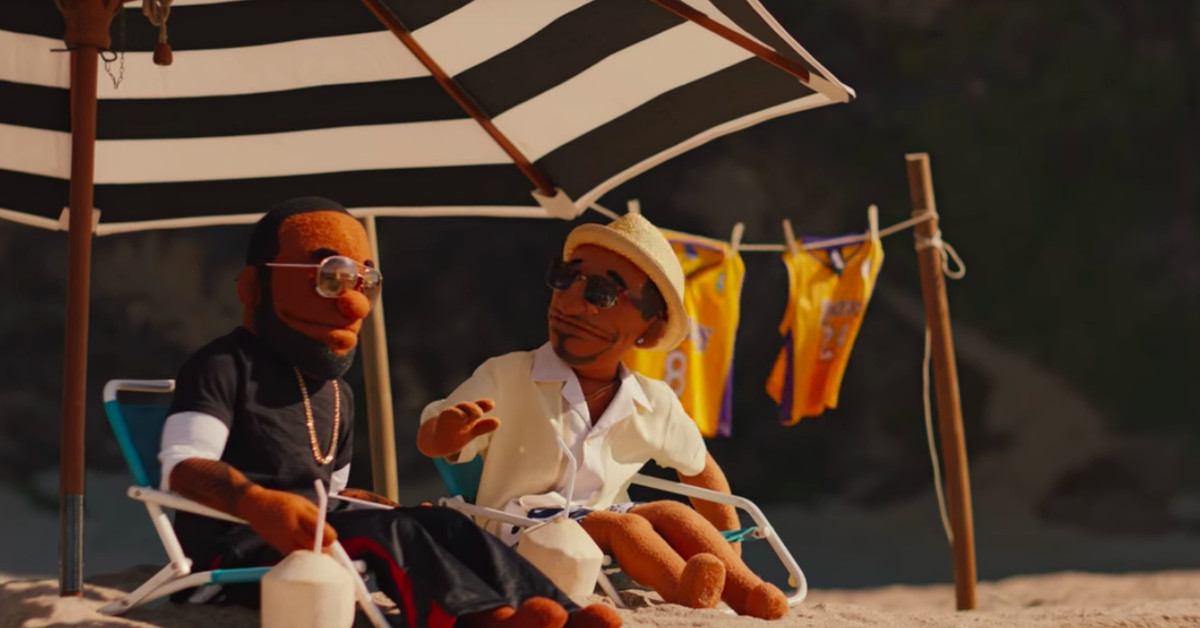 The Kobe Bryant and LeBron James puppets returned