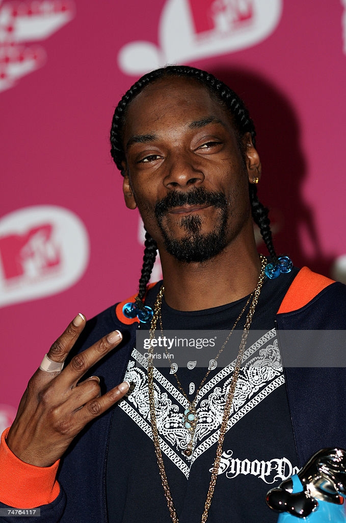 Snoop Dogg - Drop It Like It's Hot