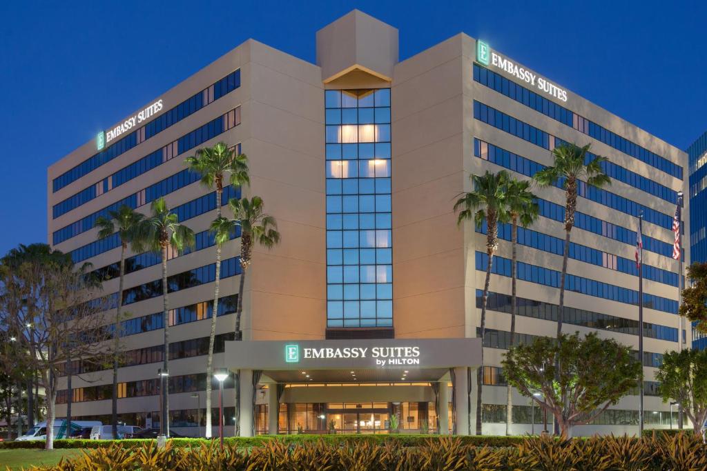 EMBASSY SUITES: Hotels in top US destination
