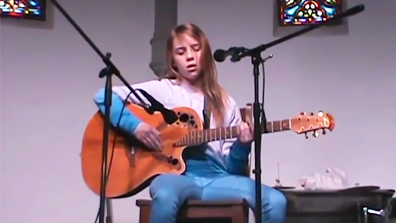 BILLIE EILISH SINGING BEFORE FAME