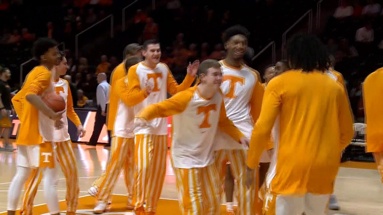 Tennessee Vols basketball pregame dunk tradition "One Fly, We All Fly"