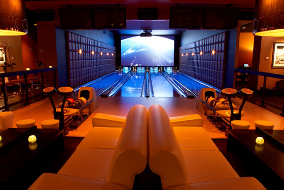 Lucky Strike – Bowling, Parties, and Delicious Bar Food