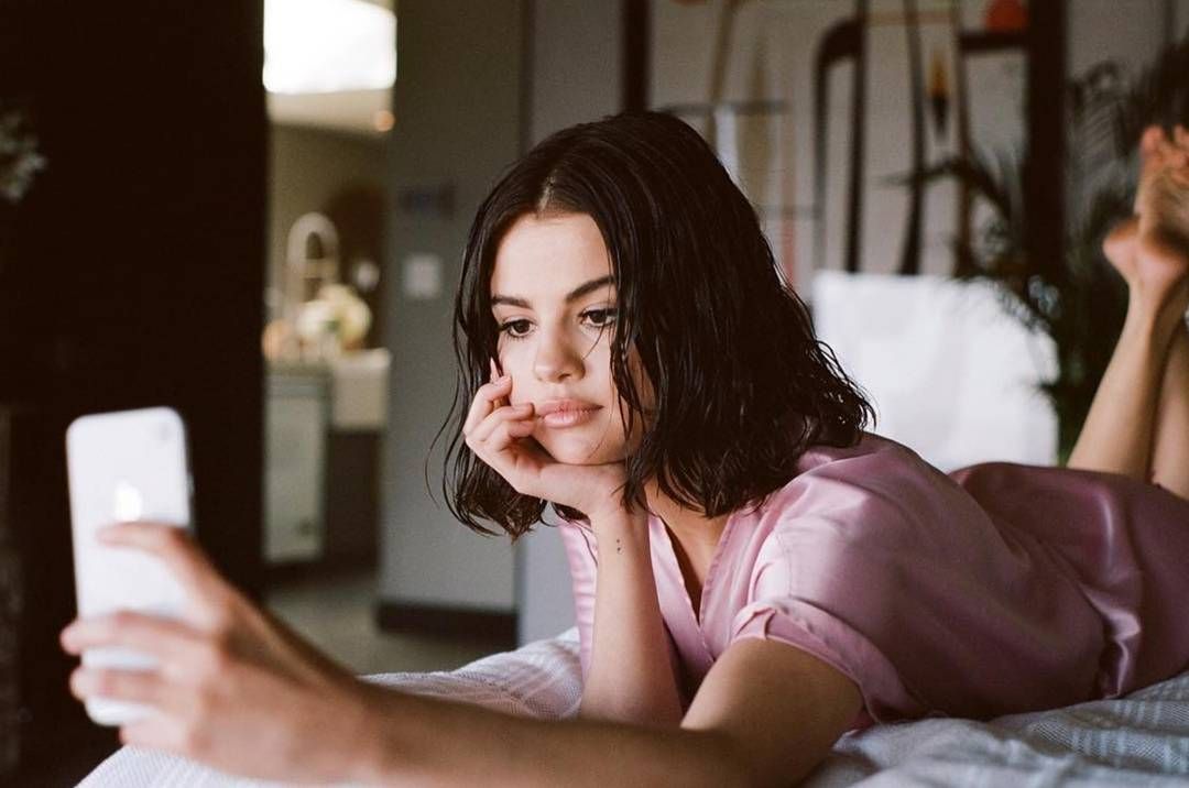 Selena Gomez, Marshmello - Wolves (Visualizer)