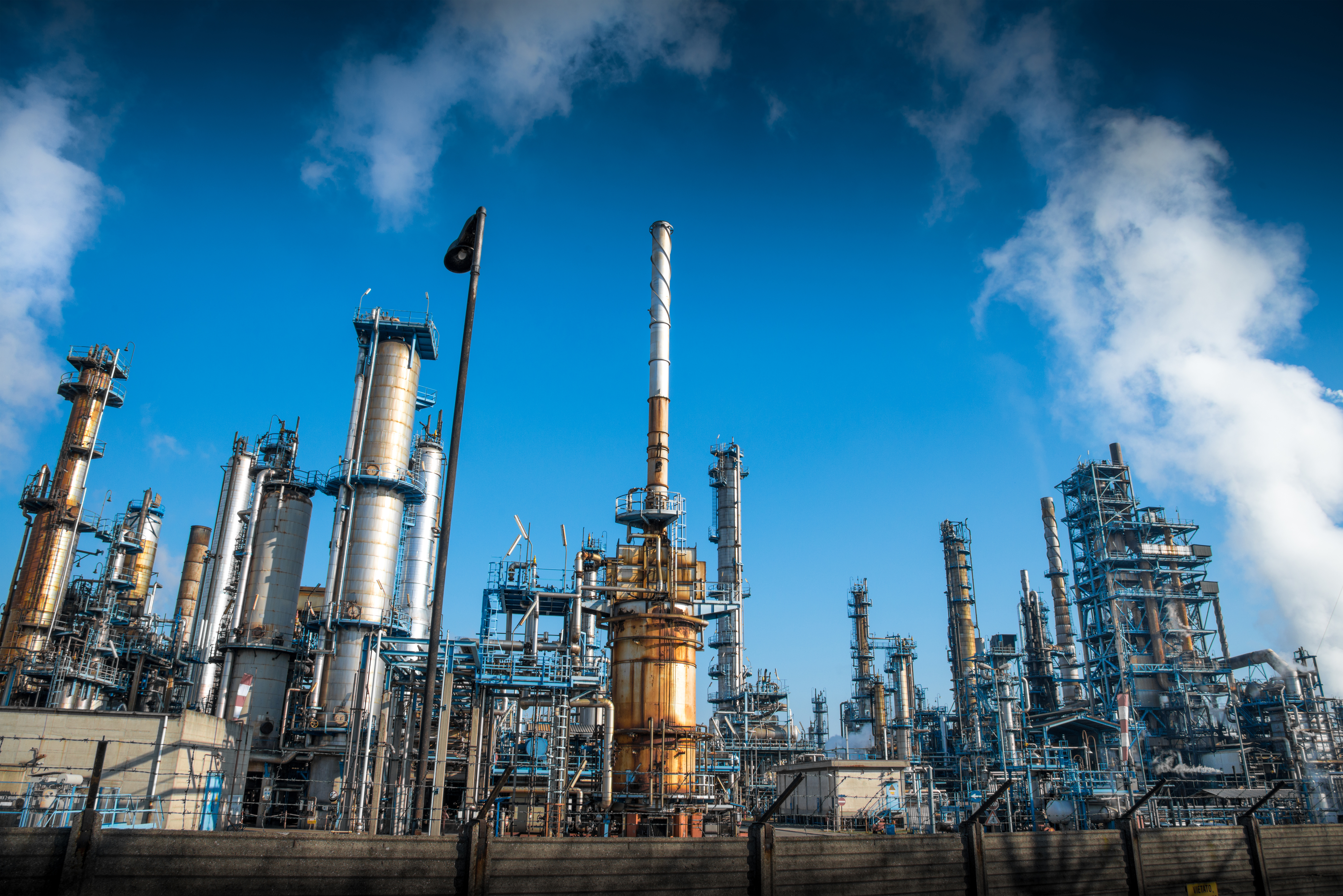 Is it true that the oil industry bought and shelved patents to sell more Gasoline?