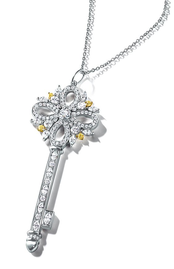 Tiffany Victoria® pendant in platinum with diamonds, large. | Tiffany & Co.