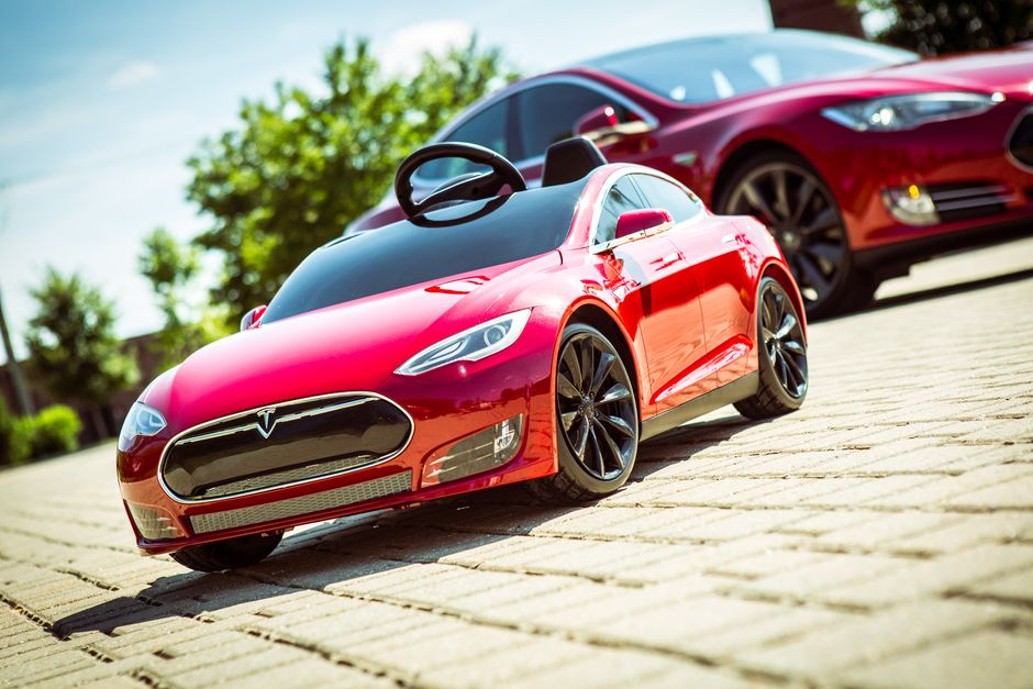 Radio Flyer | Tesla Model S for Kids