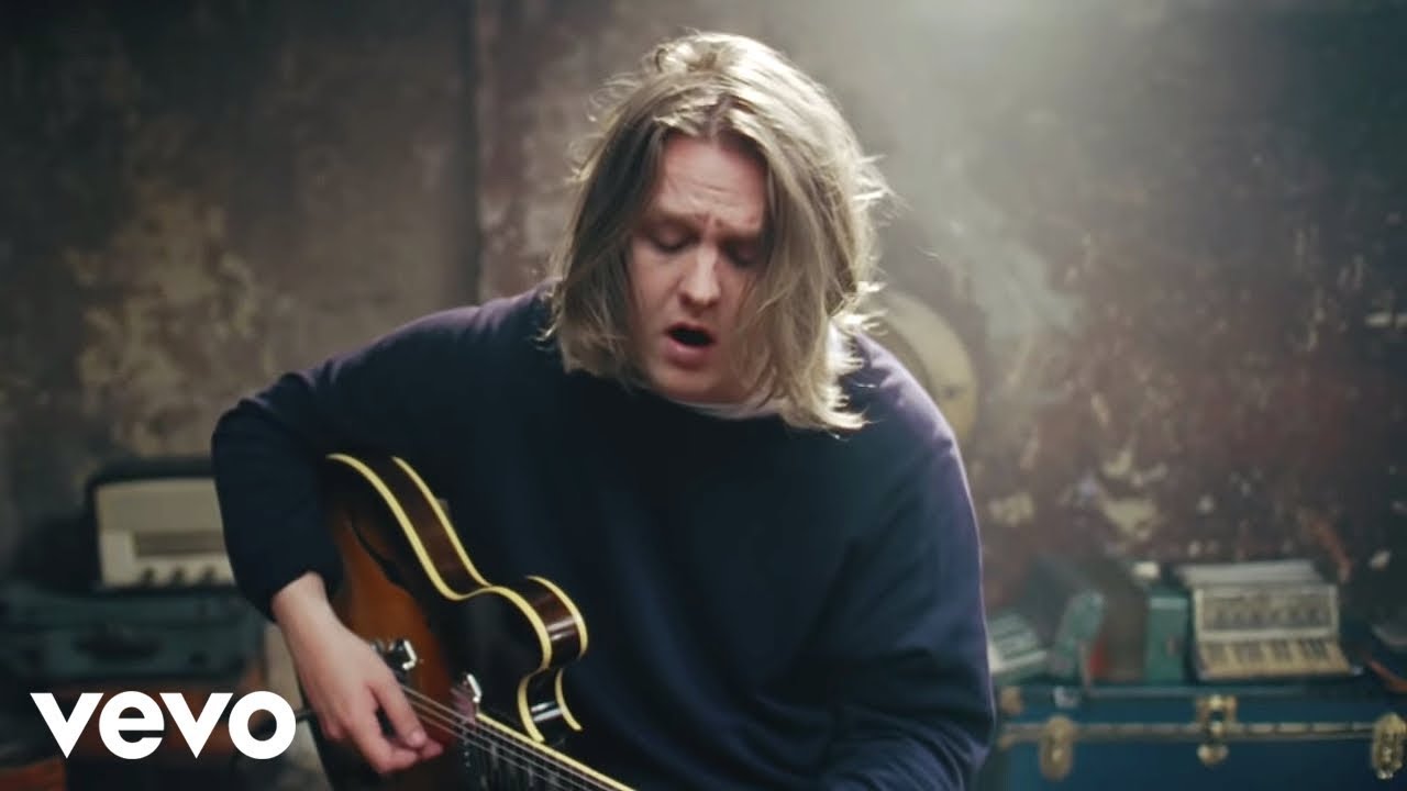 Lewis Capaldi - Mercy (Official Audio)