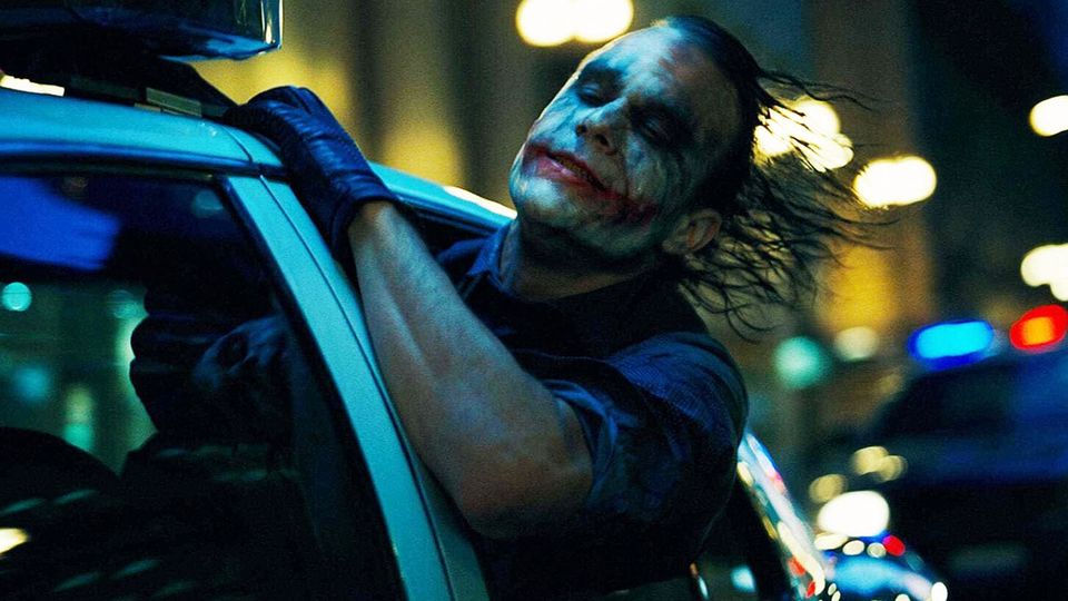 The Dark Knight - Official Trailer [HD]