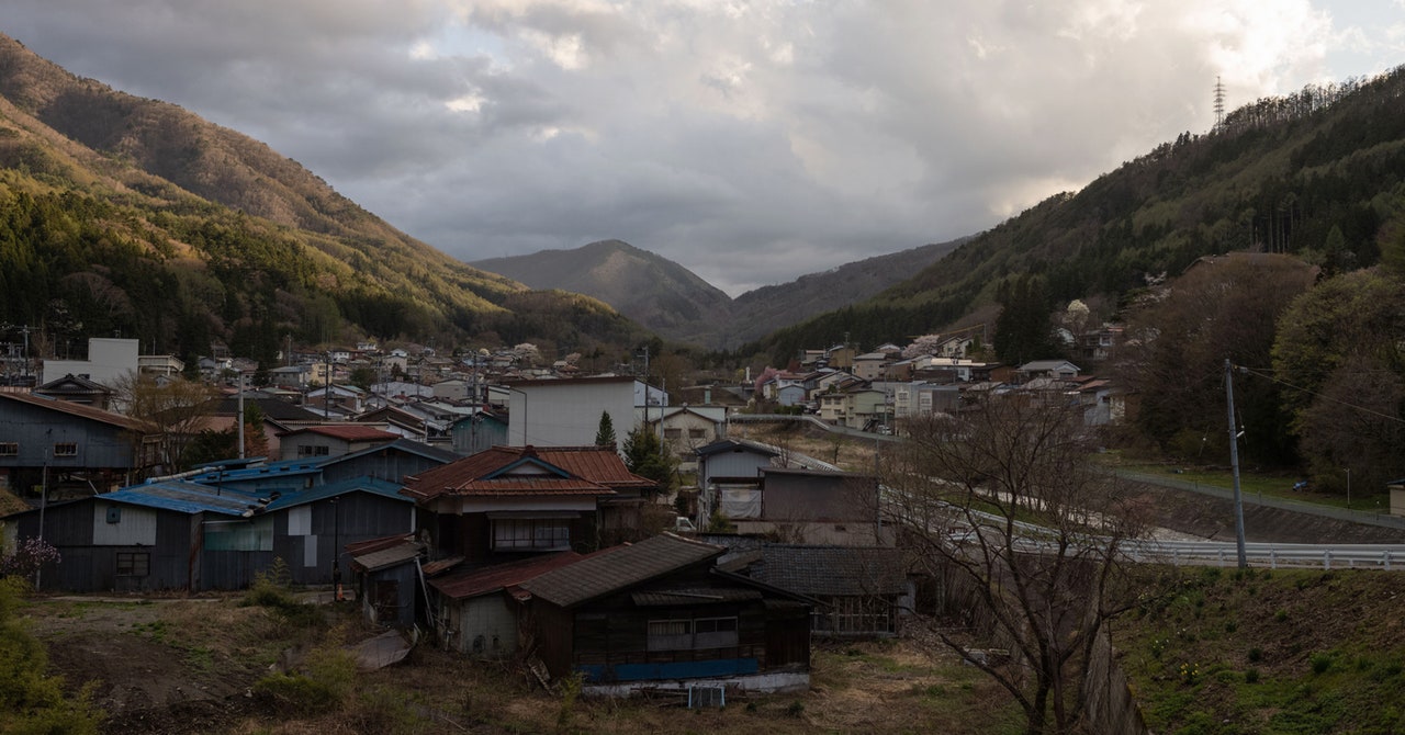 The Glorious, Almost-Disconnected Boredom of My Walk in Japan