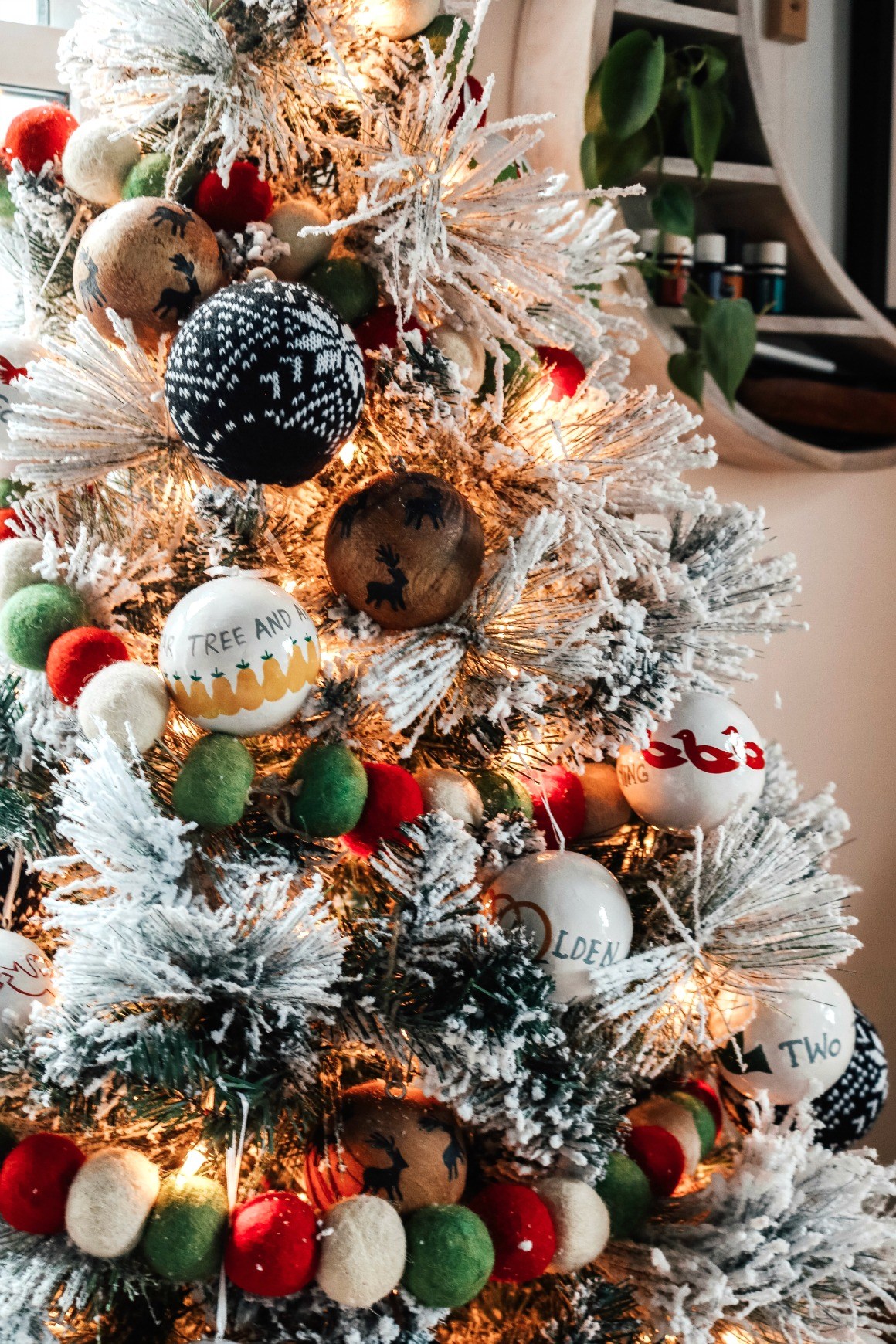 Christmas Home Decor in a Small Space