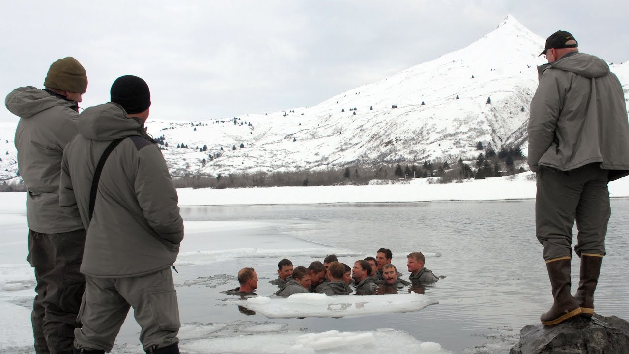 A Navy SEAL explains why you should end a shower with cold water