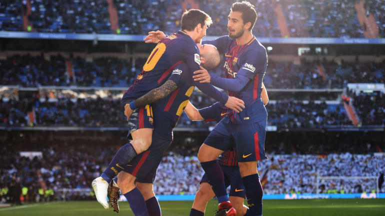 El Clasico: Messi loses shoe, serves up assist that shouldn't have counted anyway