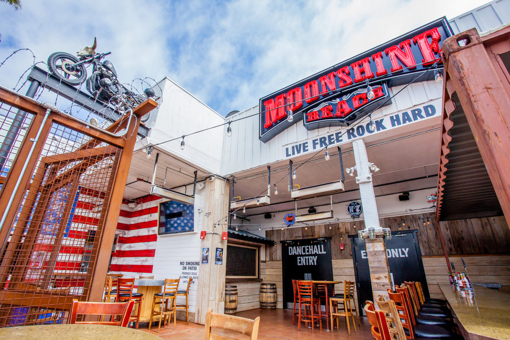 Wild Country Wednesdays @ Moonshine Beach