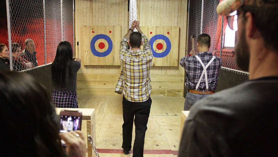 AxeVentures | Tomahawk Axe Throwing
