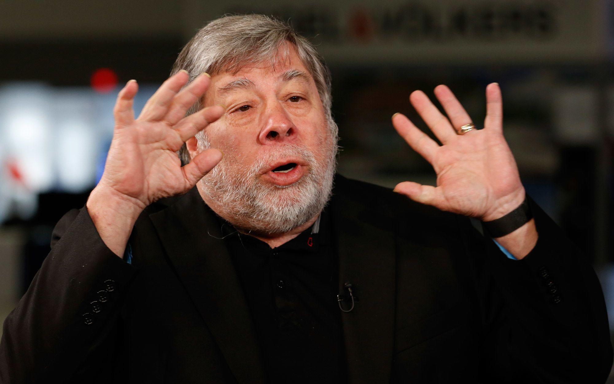 Apple co-founder Steve Wozniak says the hype around blockchain signals a bubble