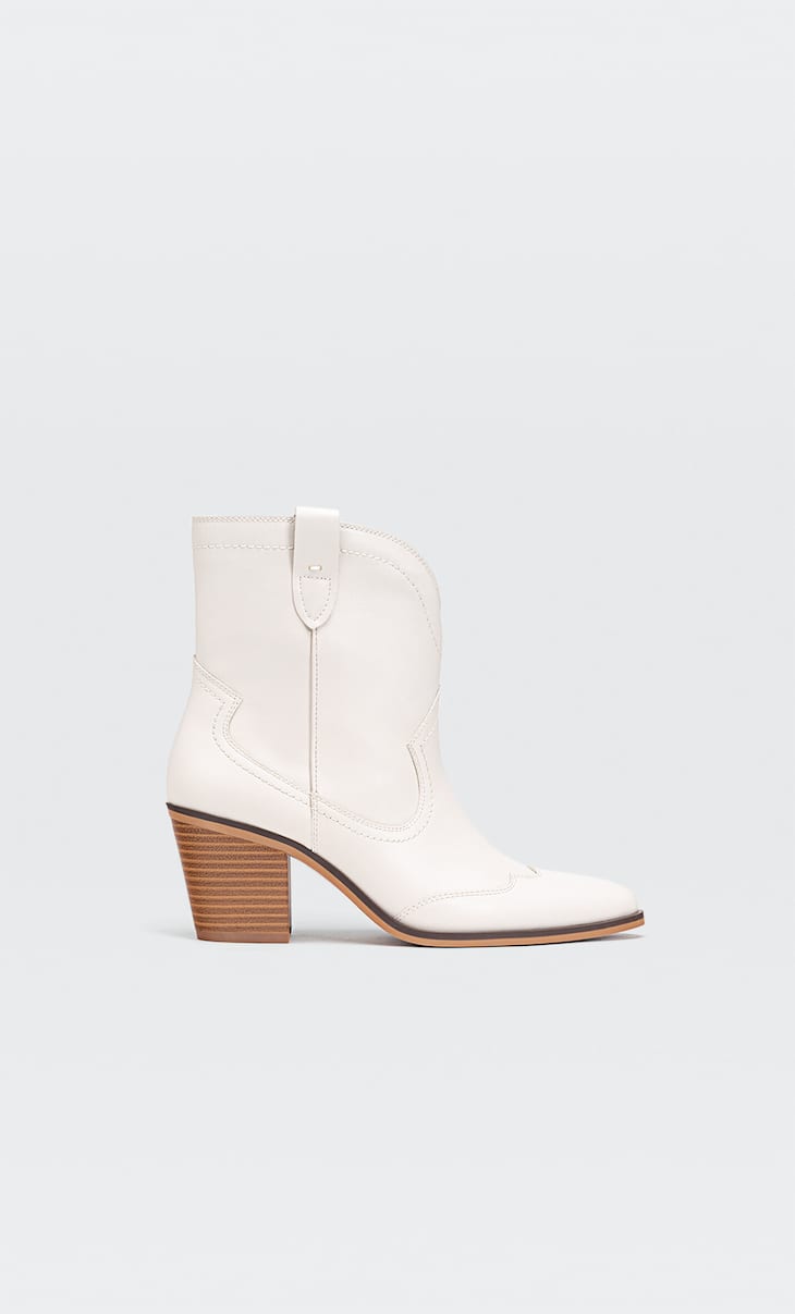 Cowboy ankle boots with heel | Stradivarius Malta