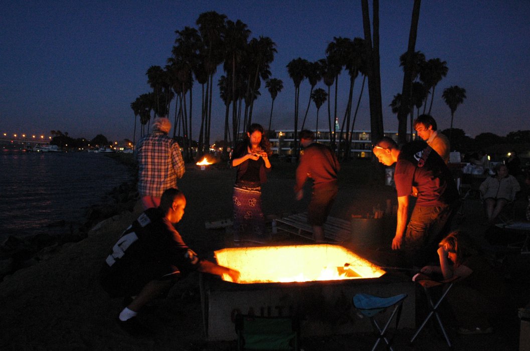 Beach Fire Rentals, S'mores Bonfire Rentals | San Diego Beach Fire Guy