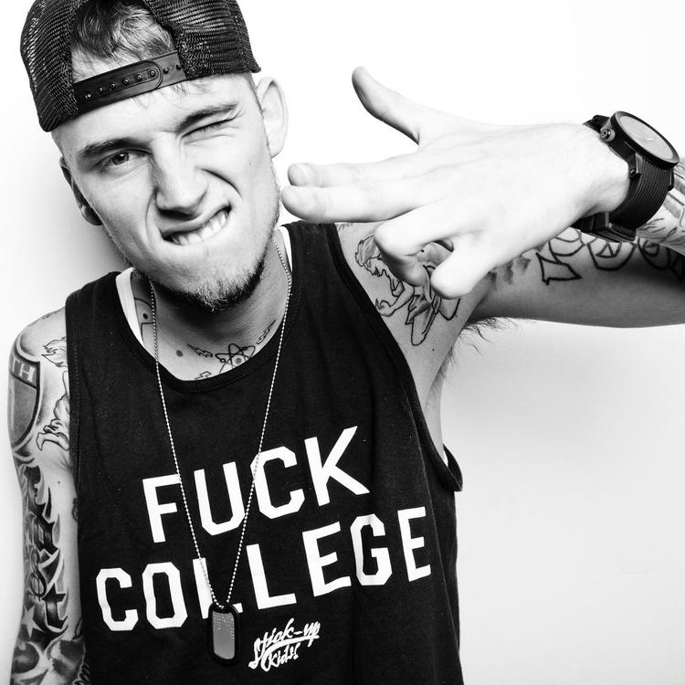 Machine Gun Kelly - Salute (OFFICIAL VIRAL VIDEO)