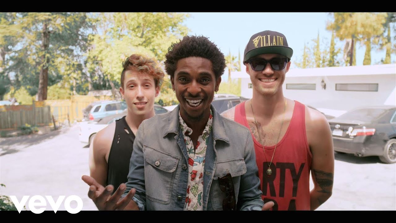 Shwayze - Kick It ft. Ferrari Snowday
