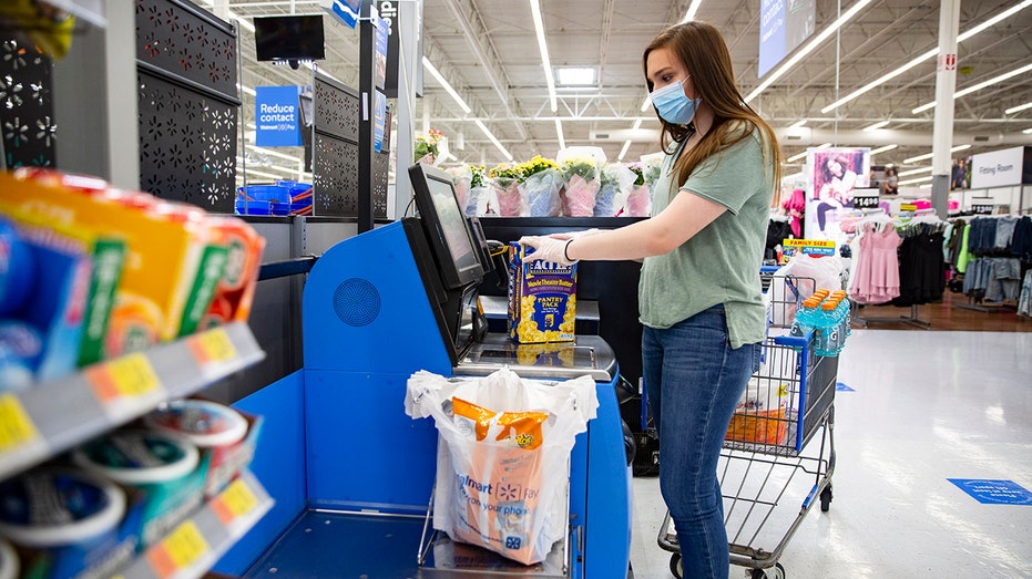 Walmart is working on new stores with NO cashiers 