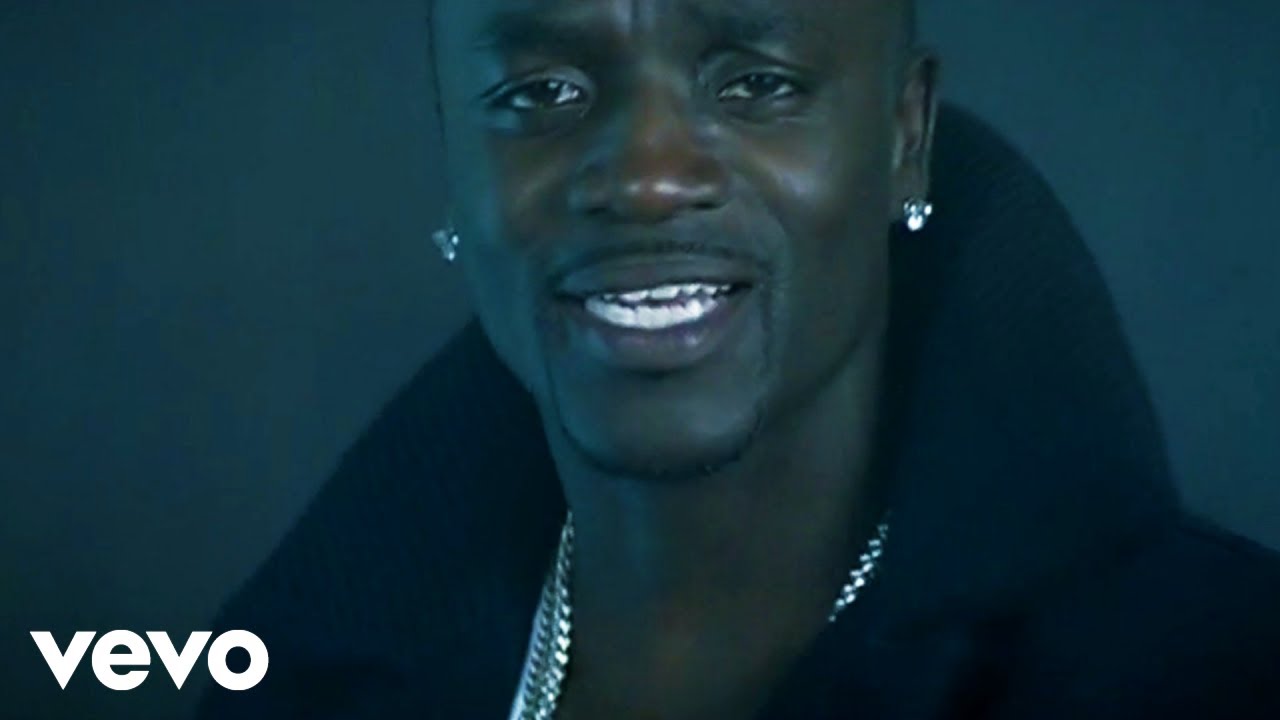 Akon - Smack That ft. Eminem