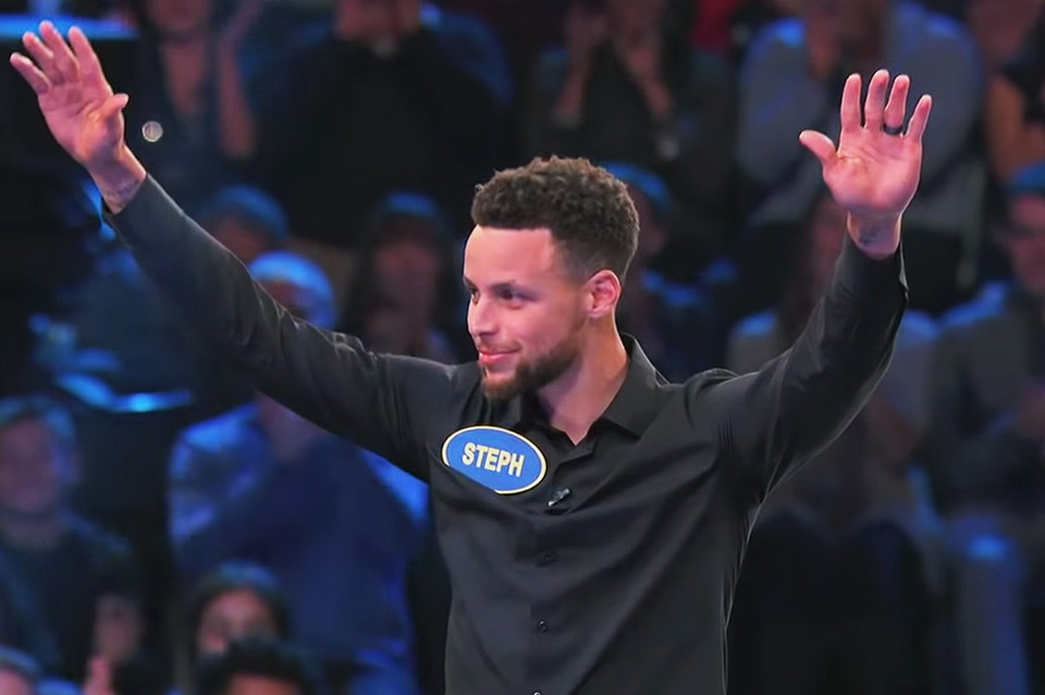 Ayesha & Steph Curry SLAM DUNK Fast Money! | Celebrity Family Feud