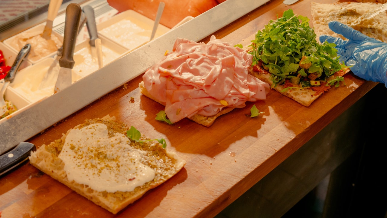 The Irresistible Sandwiches of All'Antico Vinaio | The New Yorker