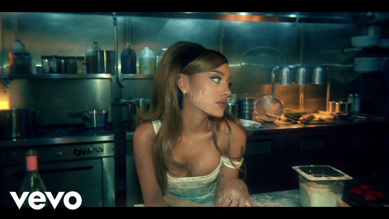Ariana Grande - positions (official video) - YouTube